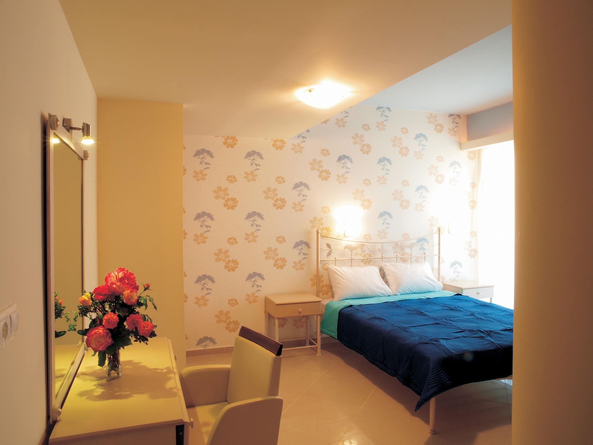Niriides Beach Hotel Rétino Habitación foto