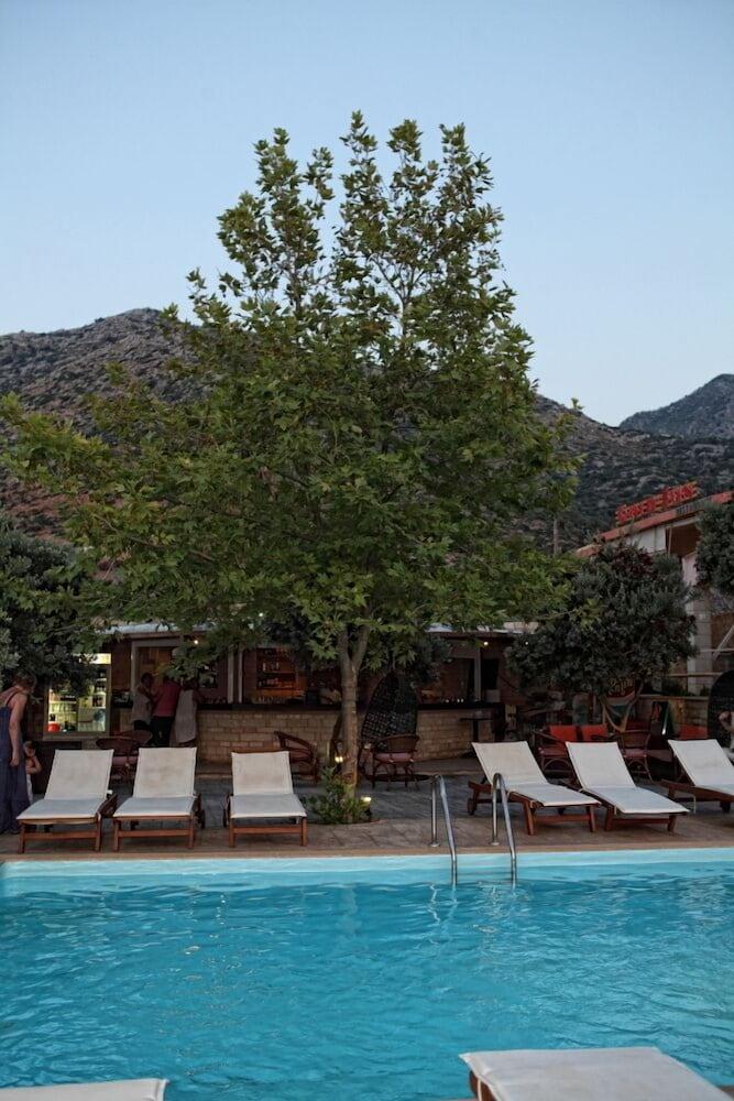 Niriides Beach Hotel Rétino Facilidades foto