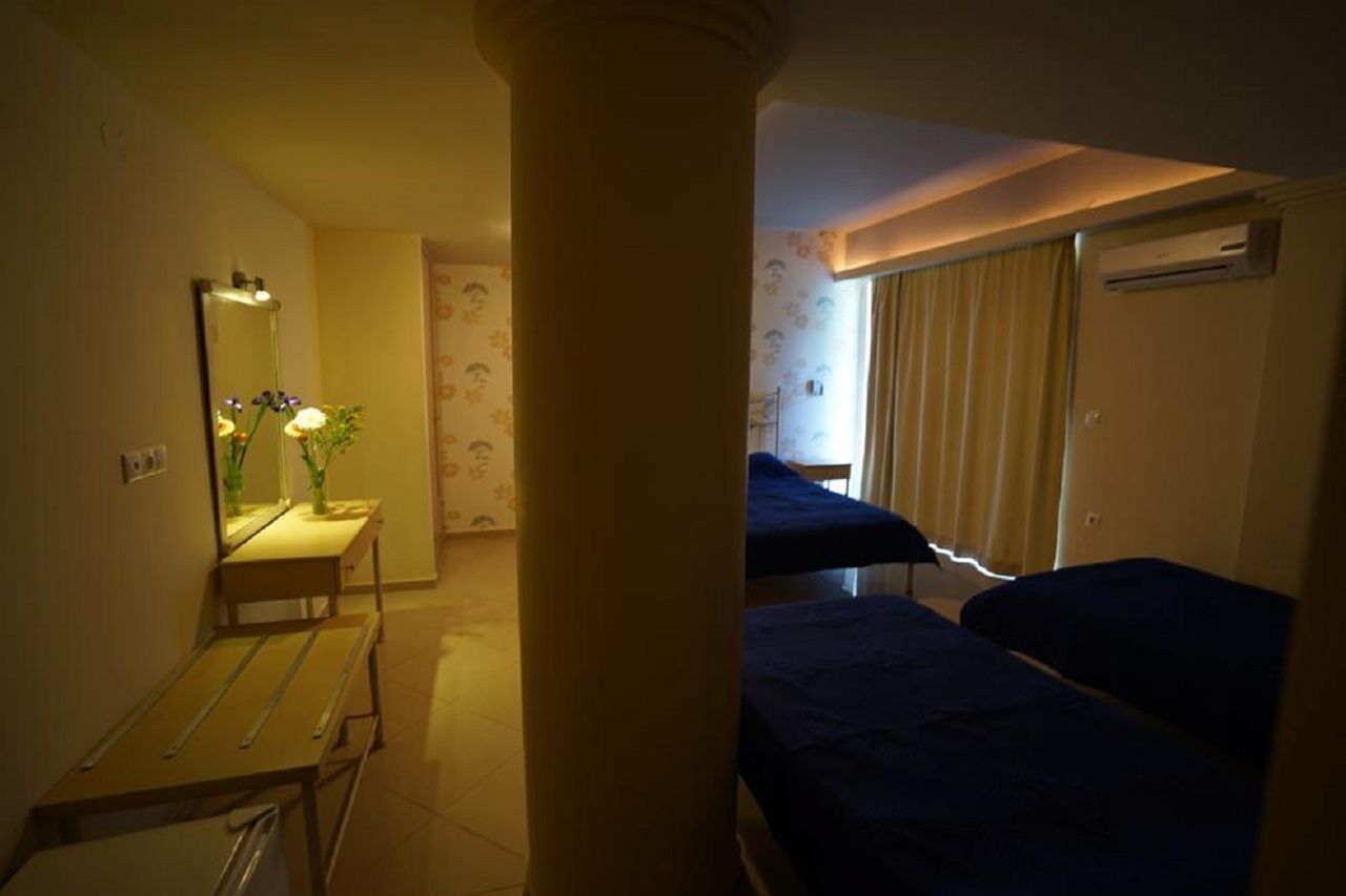 Niriides Beach Hotel Rétino Exterior foto