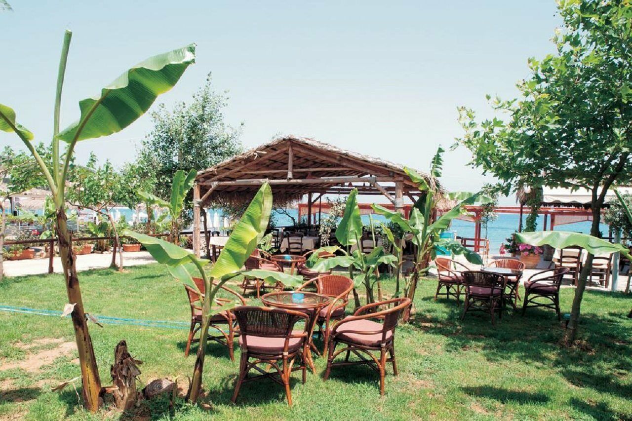 Niriides Beach Hotel Rétino Exterior foto