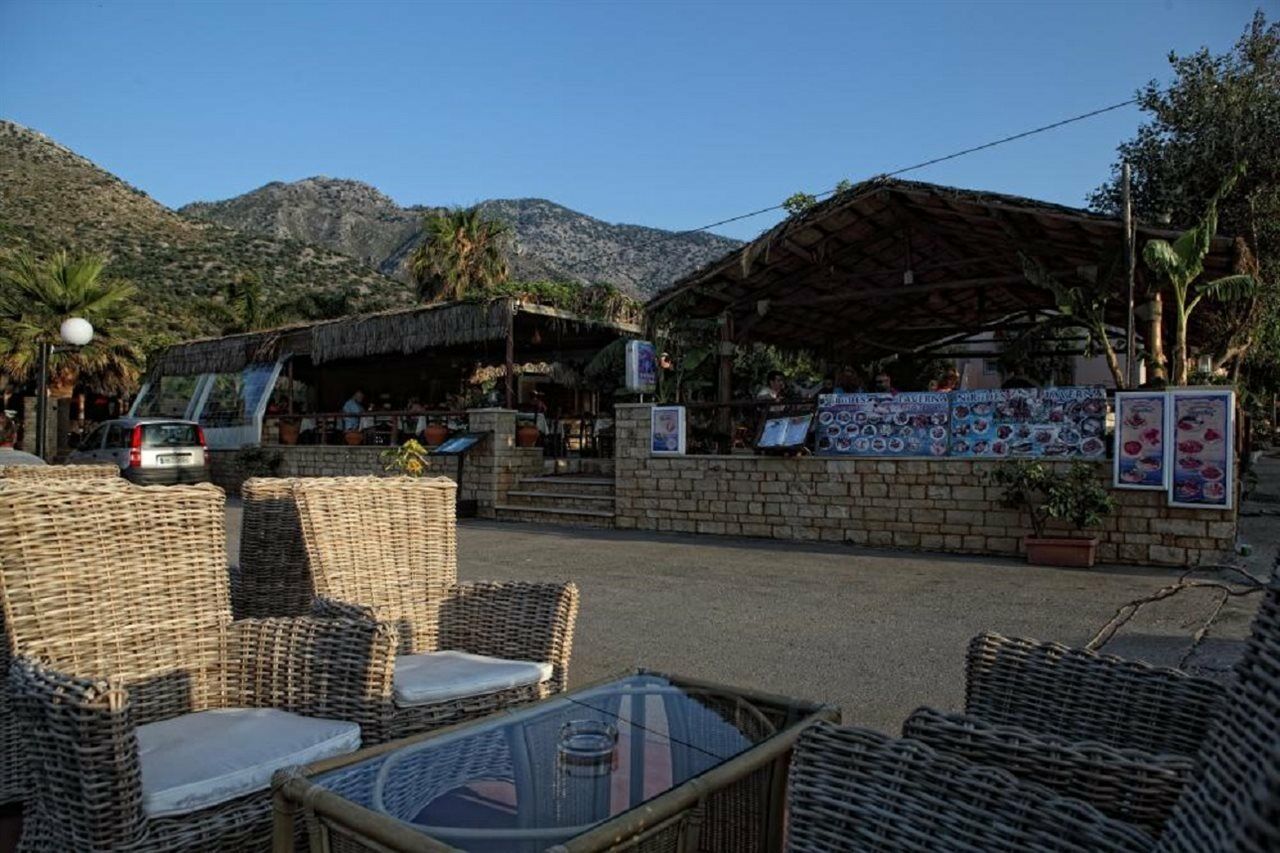 Niriides Beach Hotel Rétino Restaurante foto